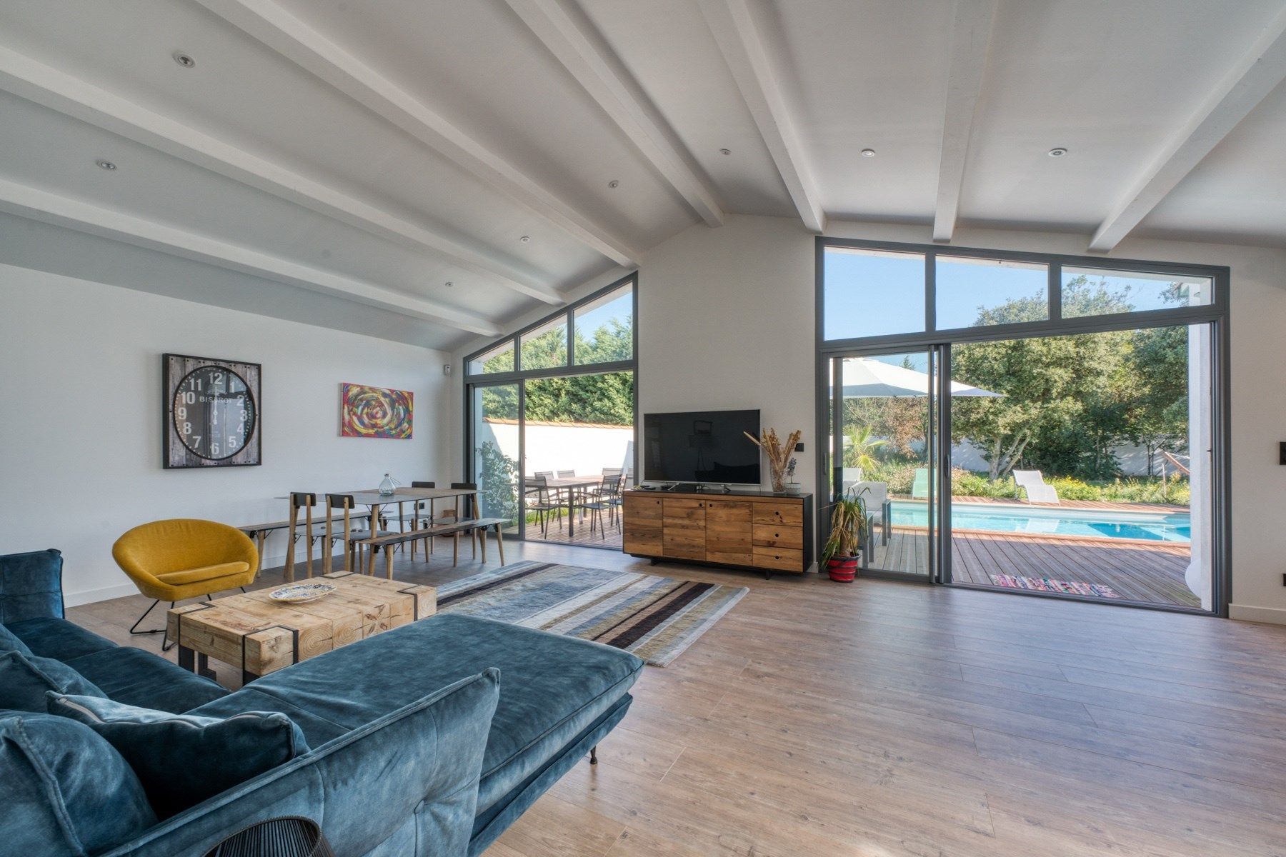 prestigious house 6 Rooms for sale on LA COUARDE SUR MER (17670)