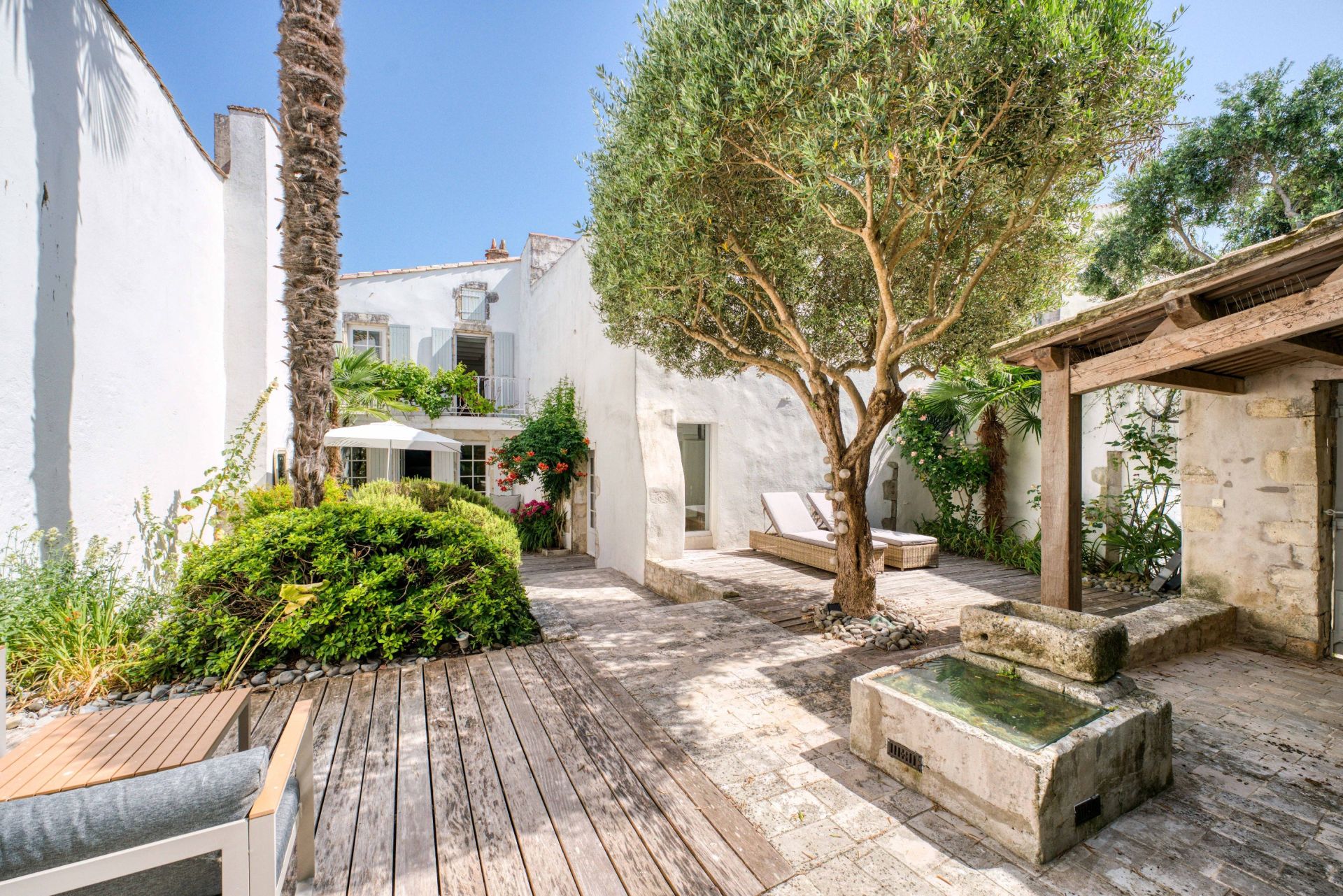 prestigious house 7 Rooms for sale on ST MARTIN DE RE (17410)