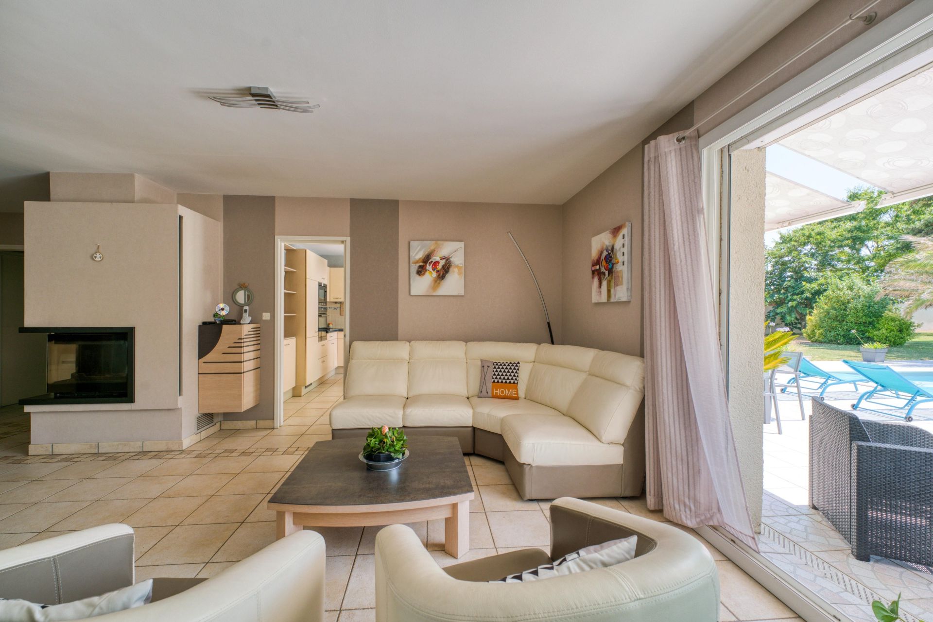 maison de prestige 8 Pièces en vente sur L HOUMEAU (17137)