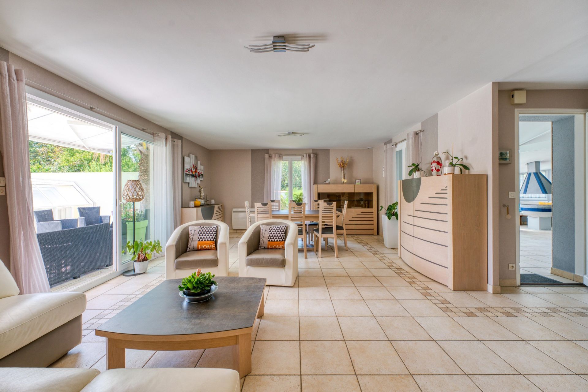 maison de prestige 8 Pièces en vente sur L HOUMEAU (17137)