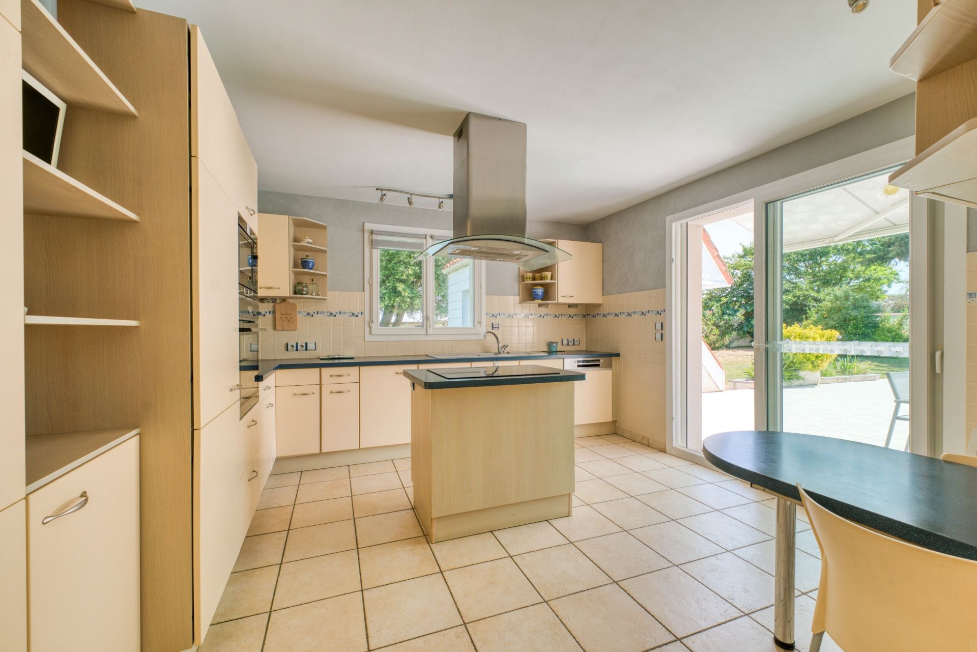maison de prestige 8 Pièces en vente sur L HOUMEAU (17137)