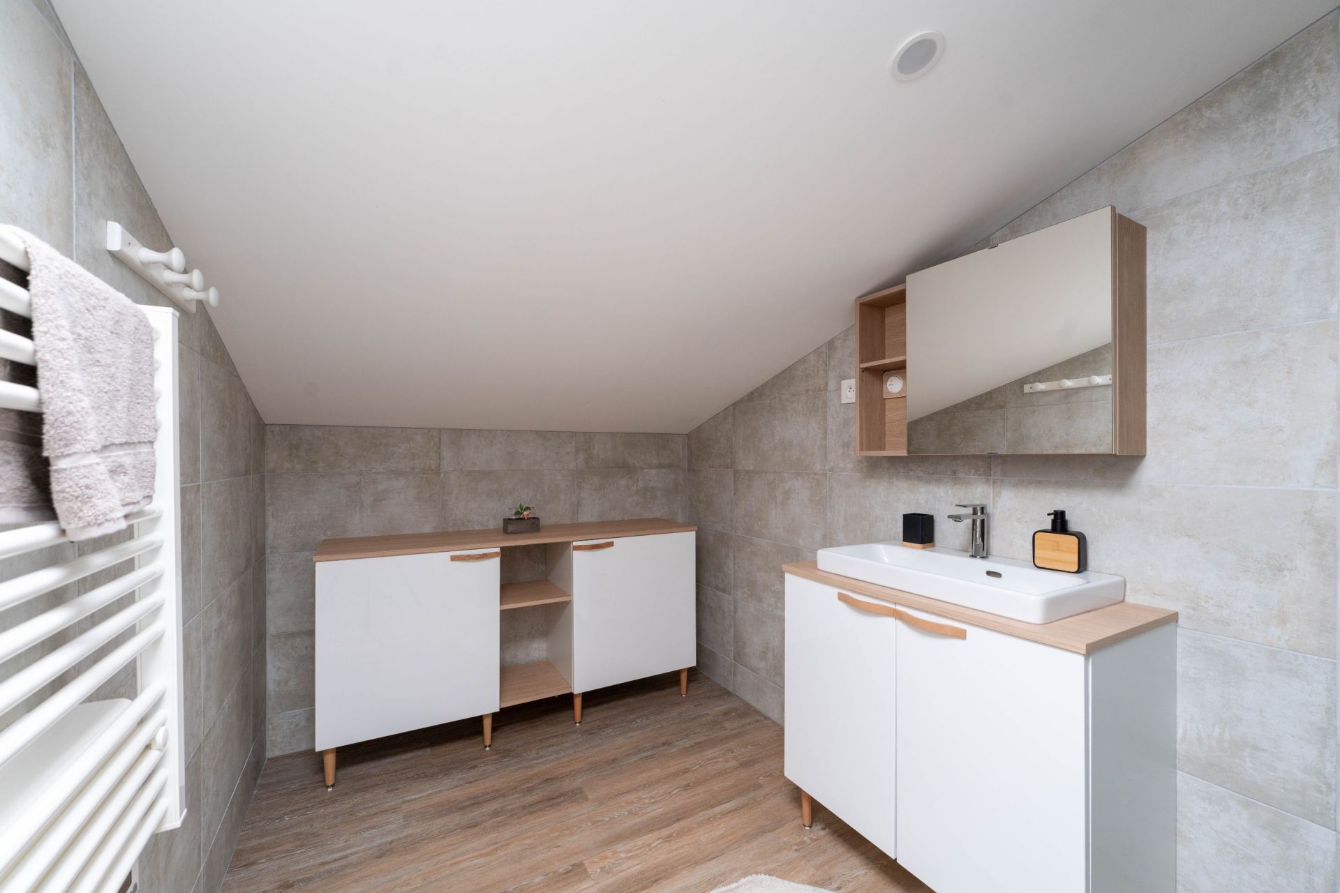 maison de prestige 8 Pièces en vente sur L HOUMEAU (17137)