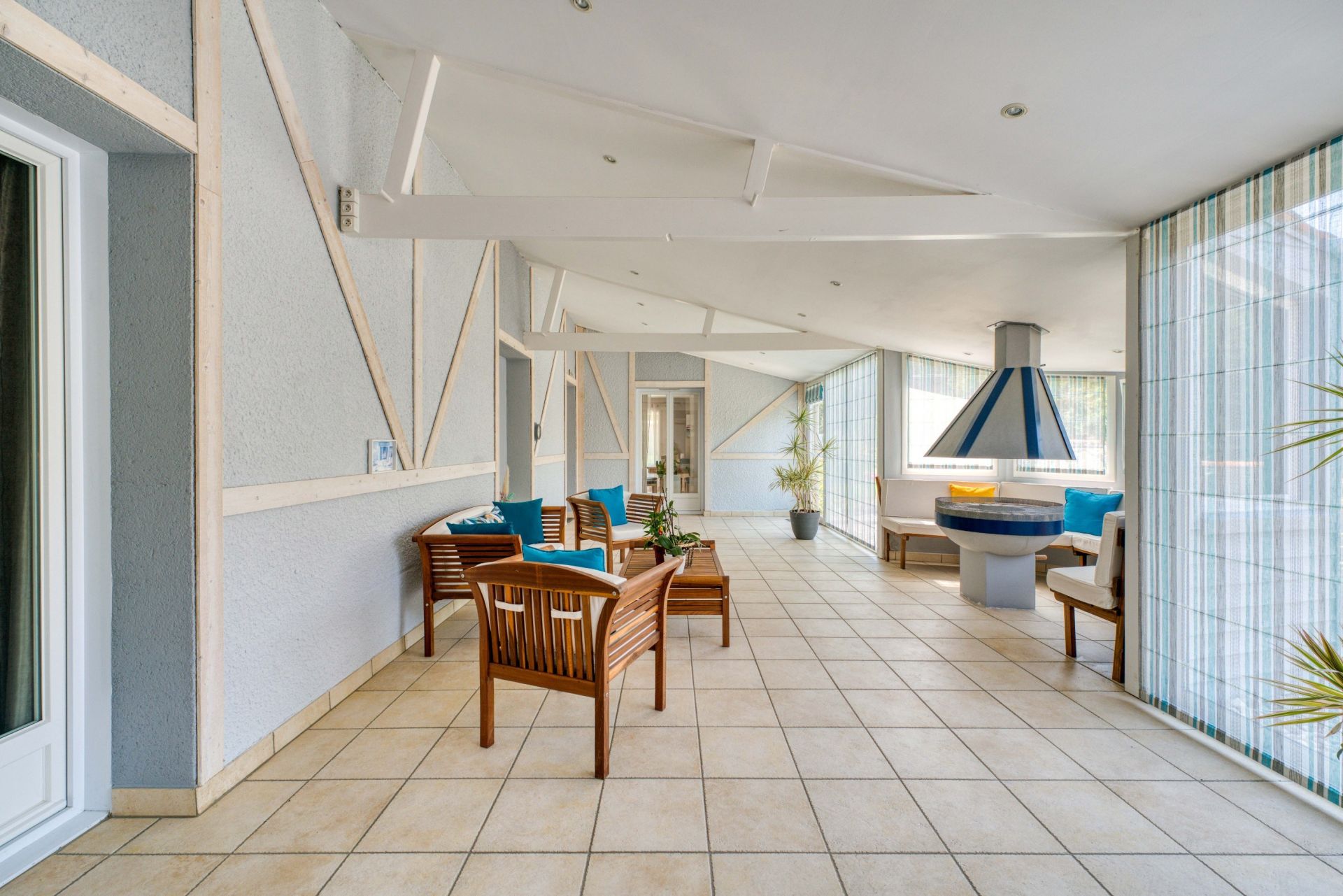 maison de prestige 8 Pièces en vente sur L HOUMEAU (17137)