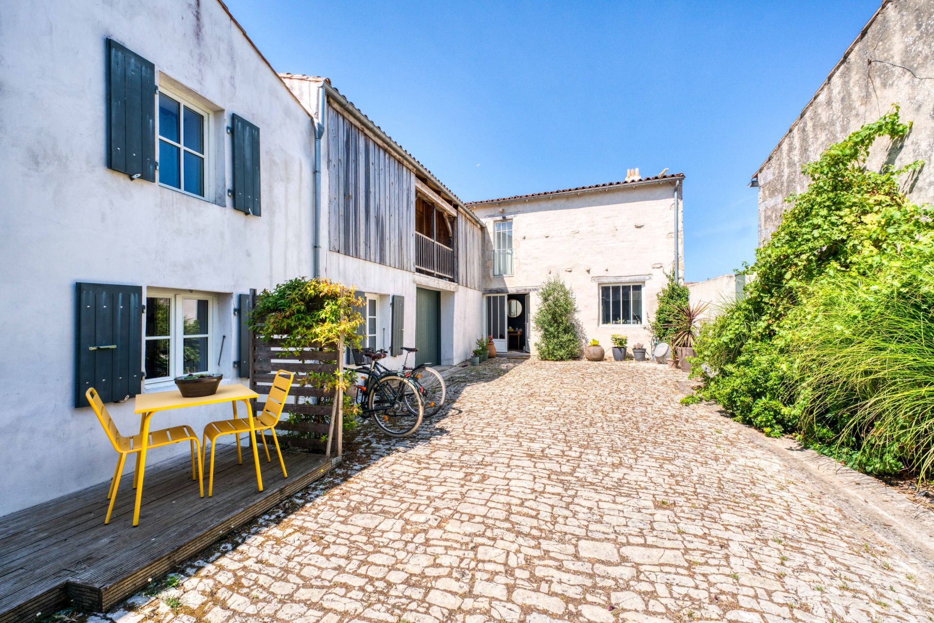 prestigious house 7 Rooms for sale on STE MARIE DE RE (17740)