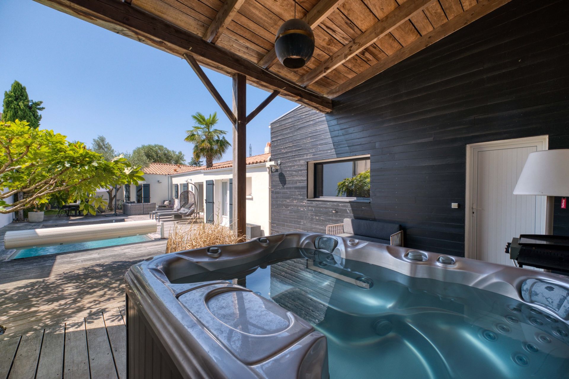 prestigious house 5 Rooms for sale on PUILBOREAU (17138)
