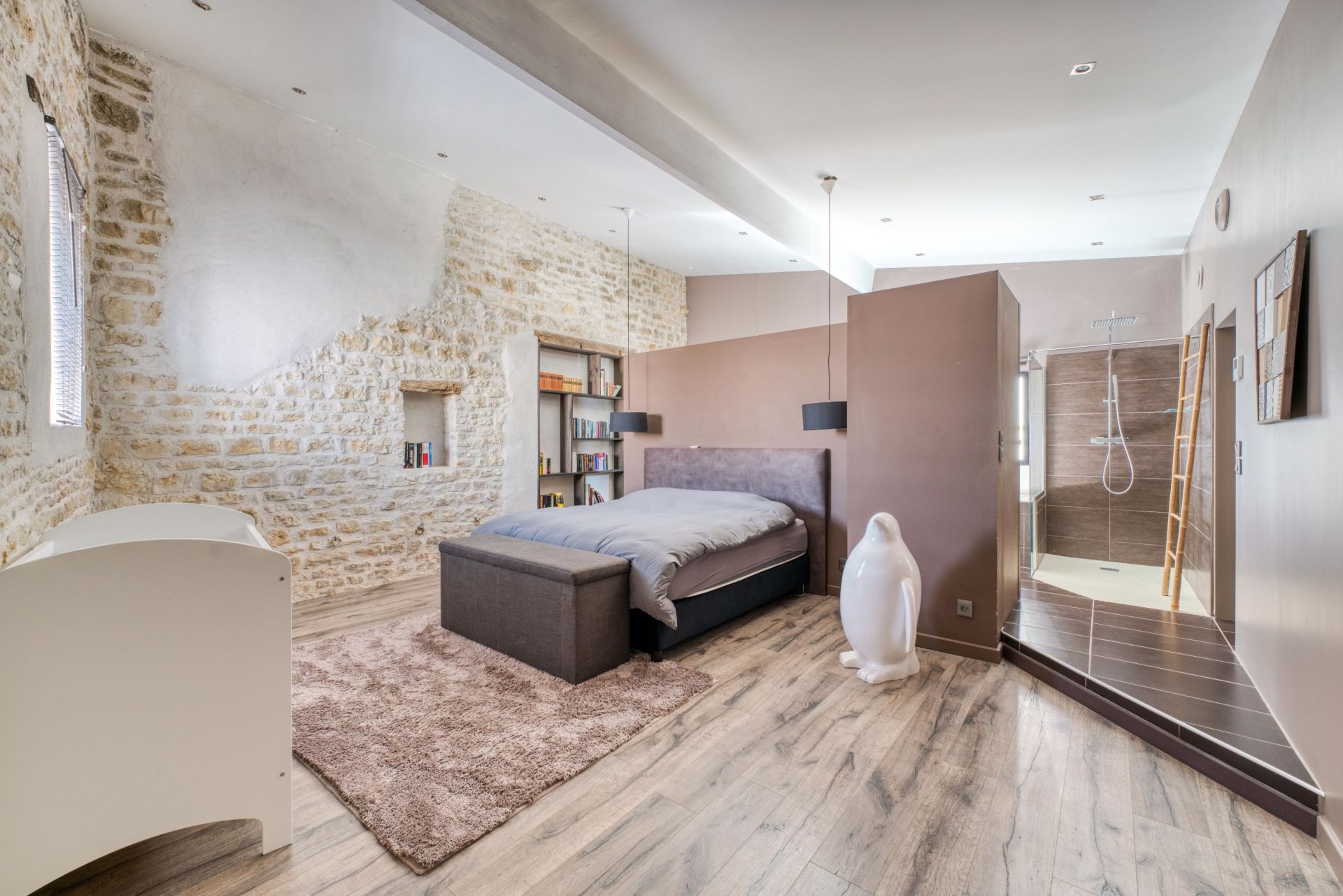 prestigious house 5 Rooms for sale on PUILBOREAU (17138)