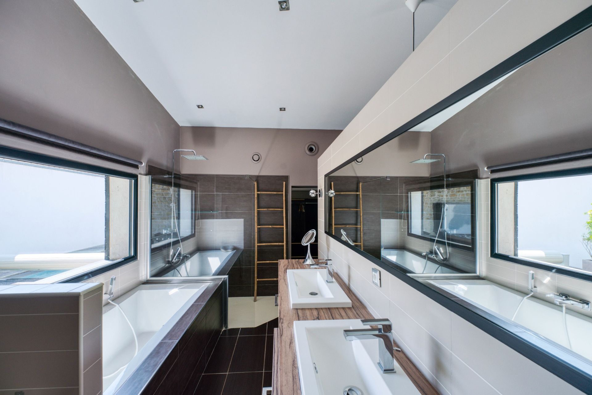 prestigious house 5 Rooms for sale on PUILBOREAU (17138)