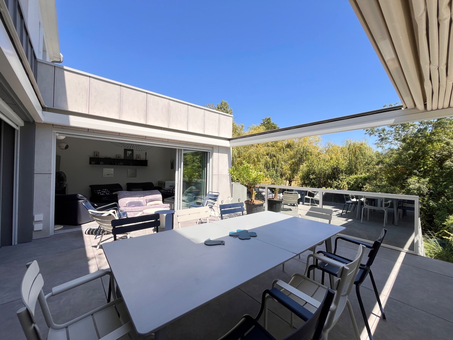prestigious house 6 Rooms for sale on LA ROCHELLE (17000)