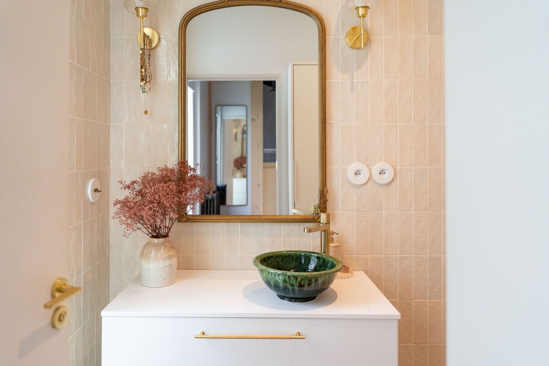 prestigious apartment 3 Rooms for sale on LA ROCHELLE (17000)