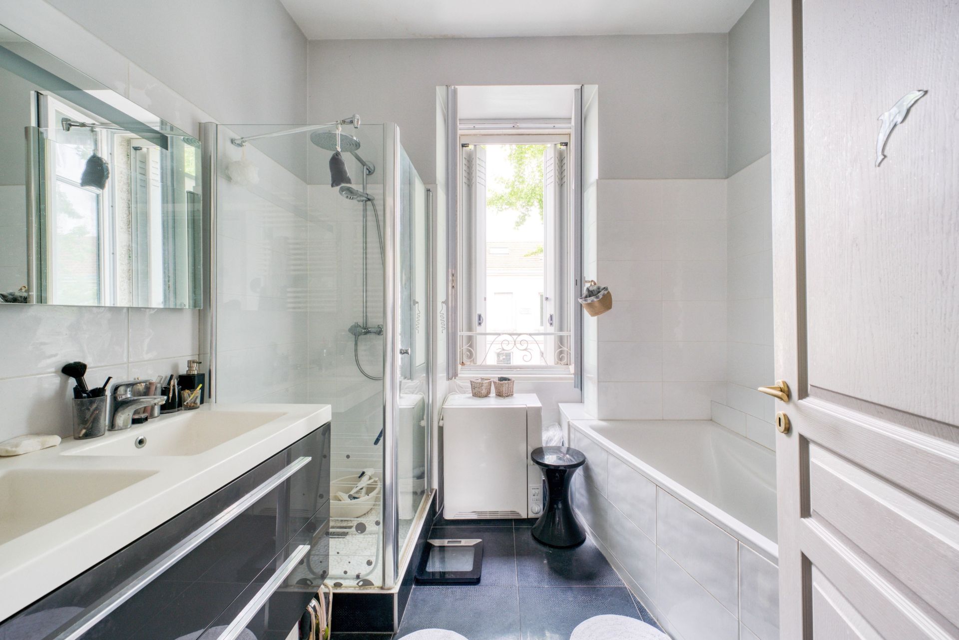 prestigious house 5 Rooms for sale on LA ROCHELLE (17000)
