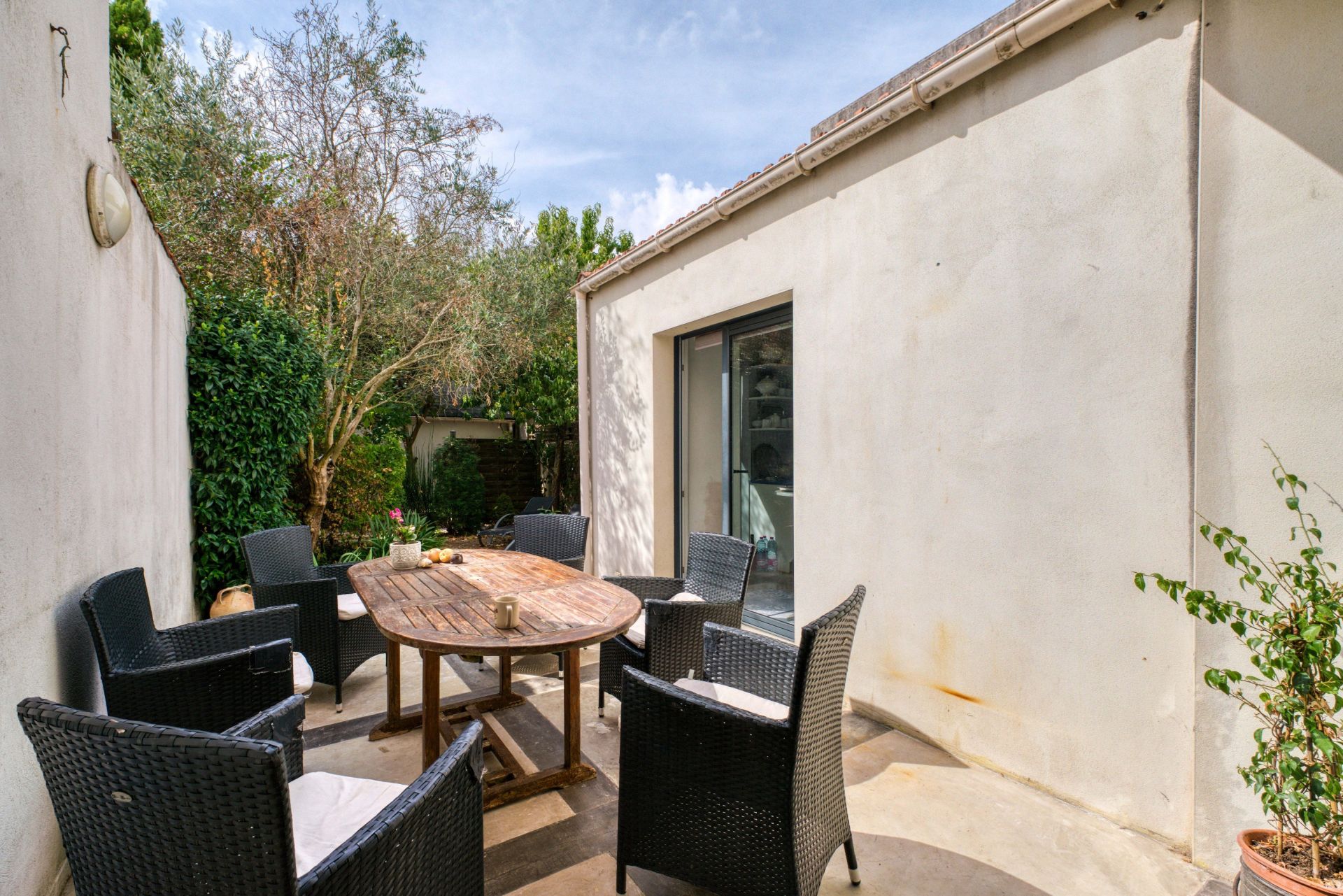 prestigious house 5 Rooms for sale on LA ROCHELLE (17000)