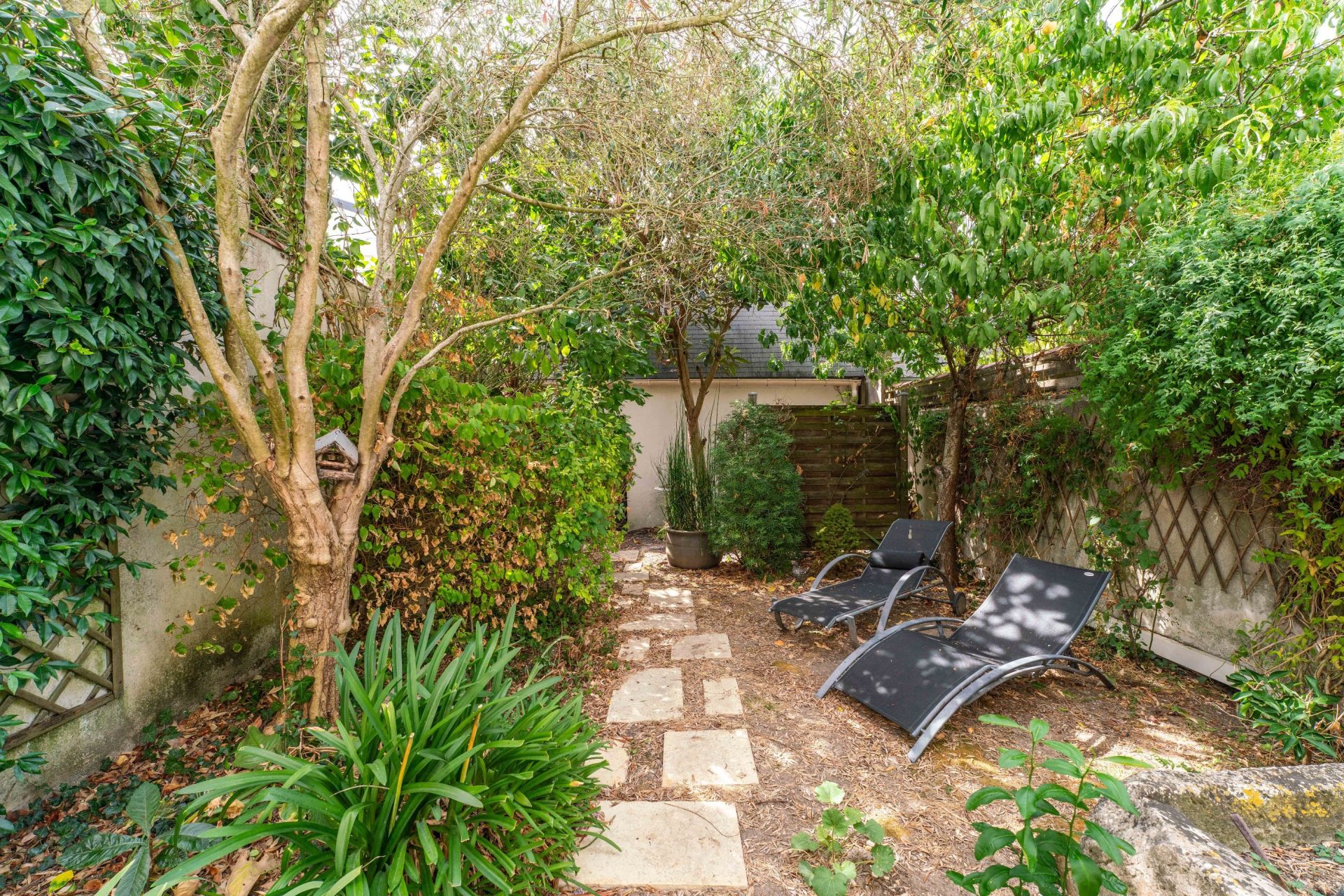 prestigious house 5 Rooms for sale on LA ROCHELLE (17000)