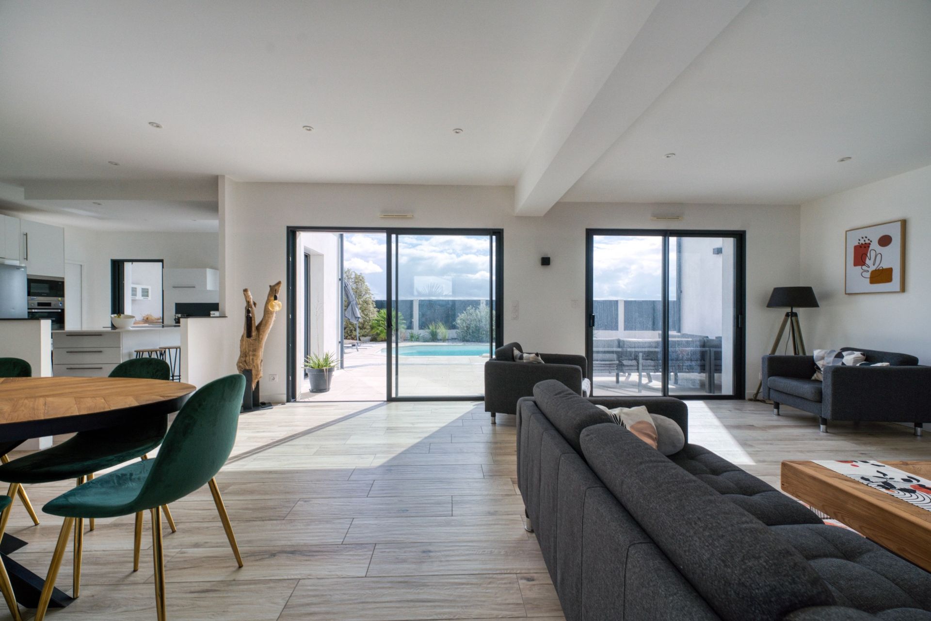 prestigious house 6 Rooms for sale on CROIX CHAPEAU (17220)