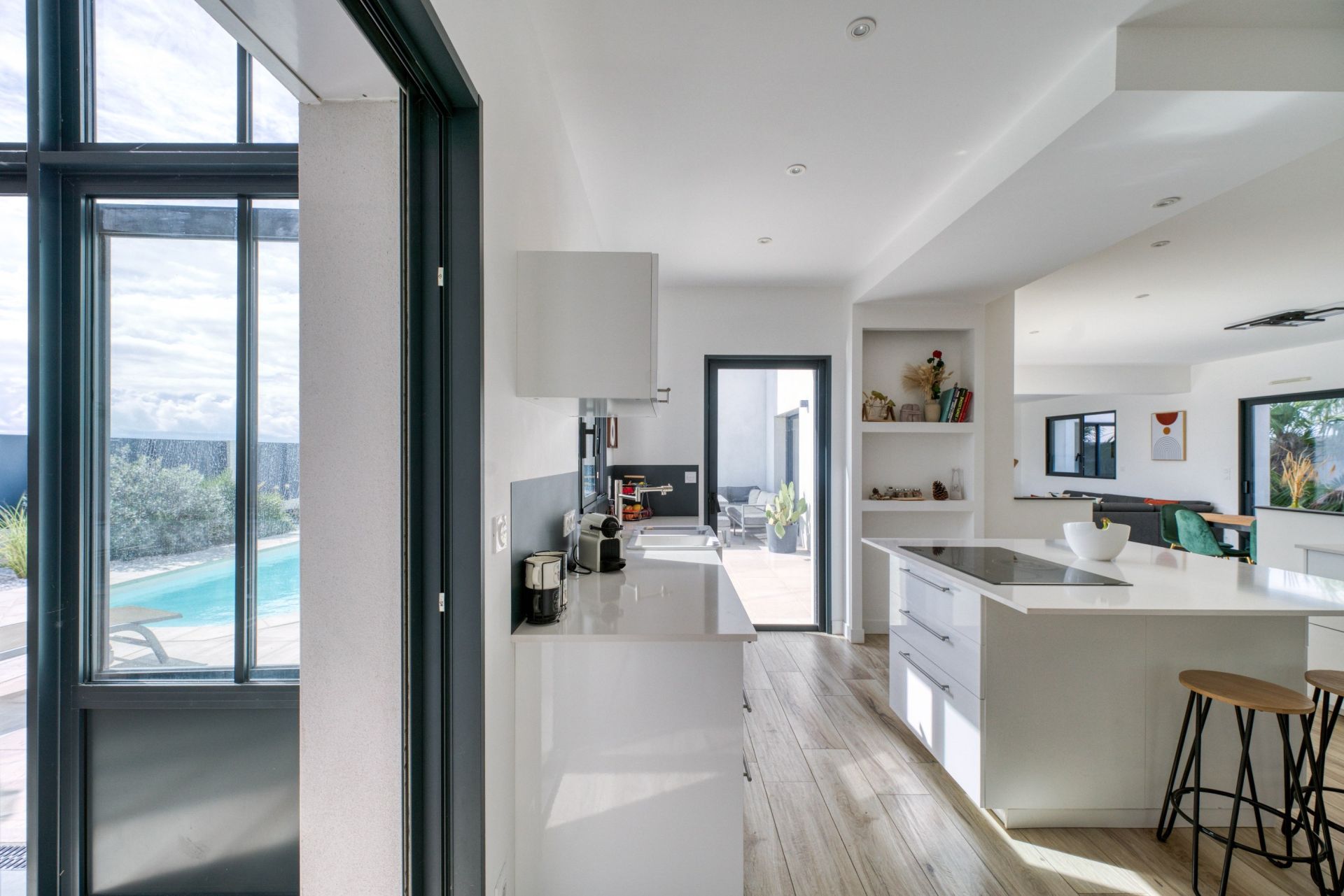prestigious house 6 Rooms for sale on CROIX CHAPEAU (17220)
