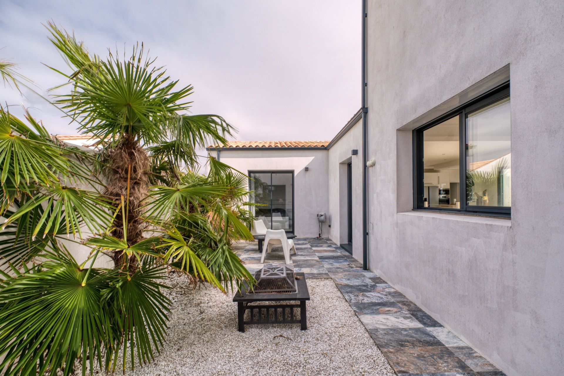 prestigious house 6 Rooms for sale on CROIX CHAPEAU (17220)