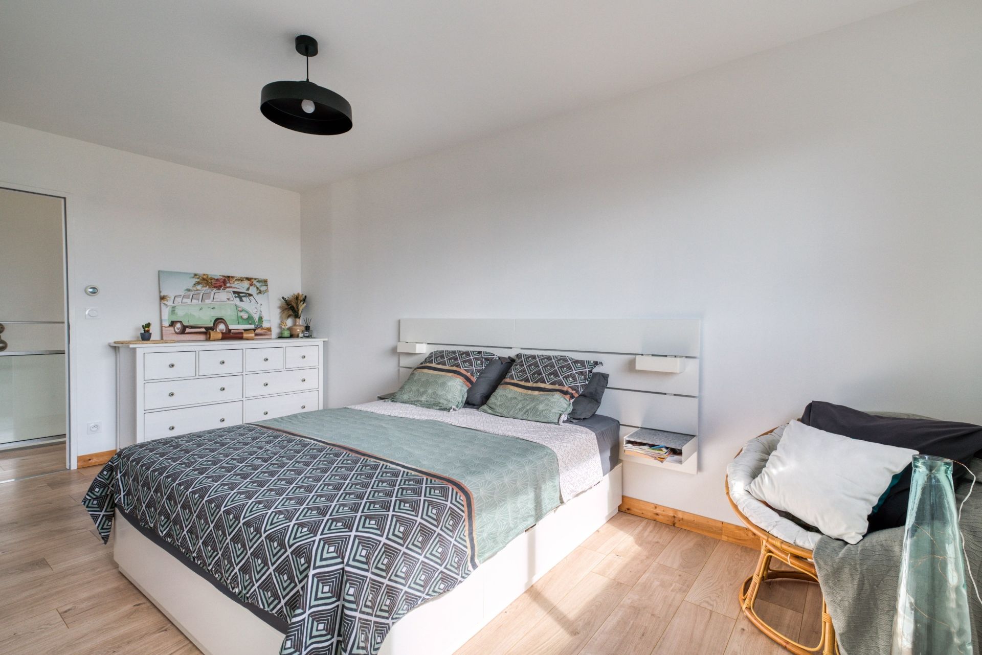 prestigious house 6 Rooms for sale on CROIX CHAPEAU (17220)