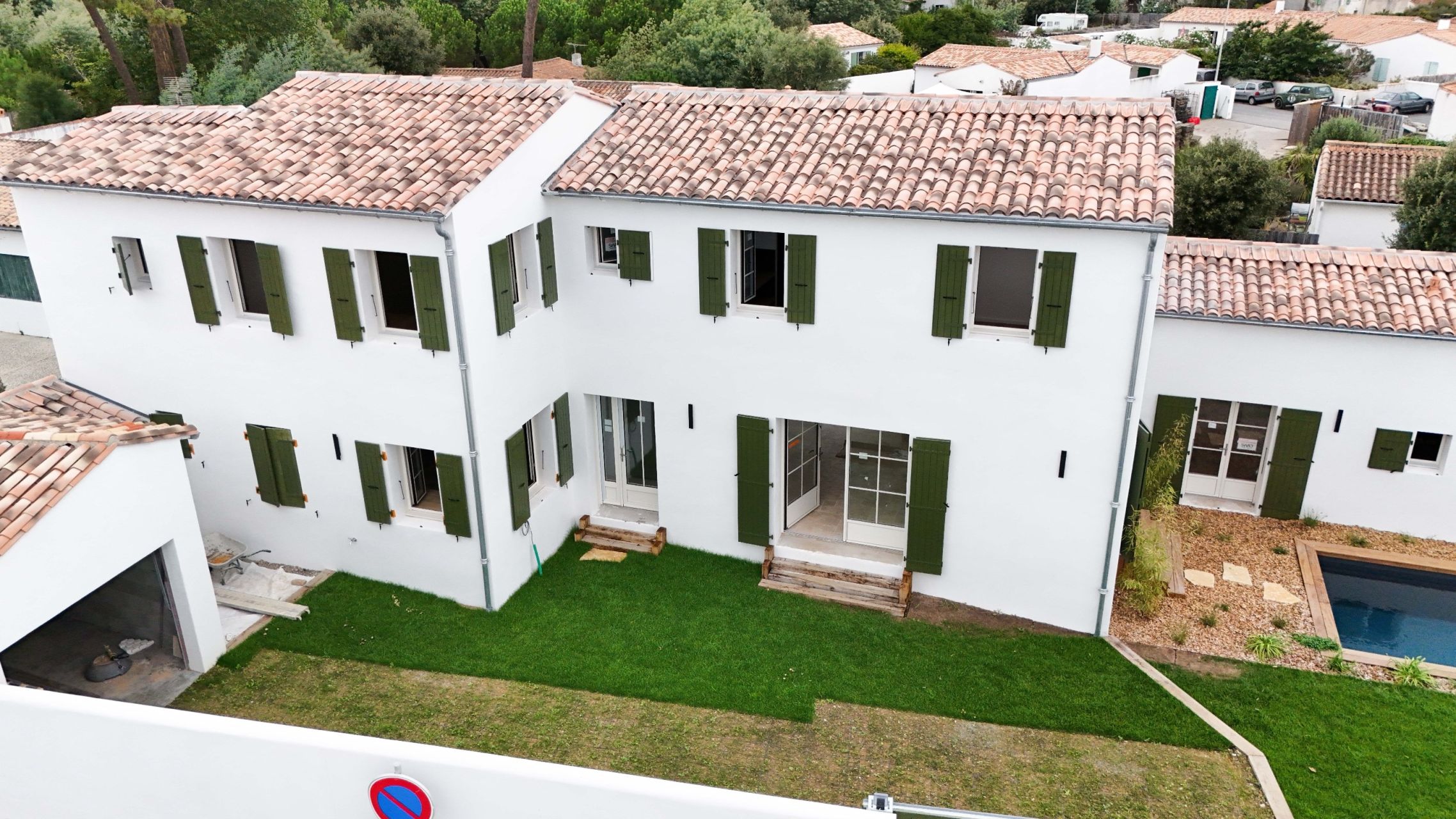 prestigious house 10 Rooms for sale on RIVEDOUX PLAGE (17940)
