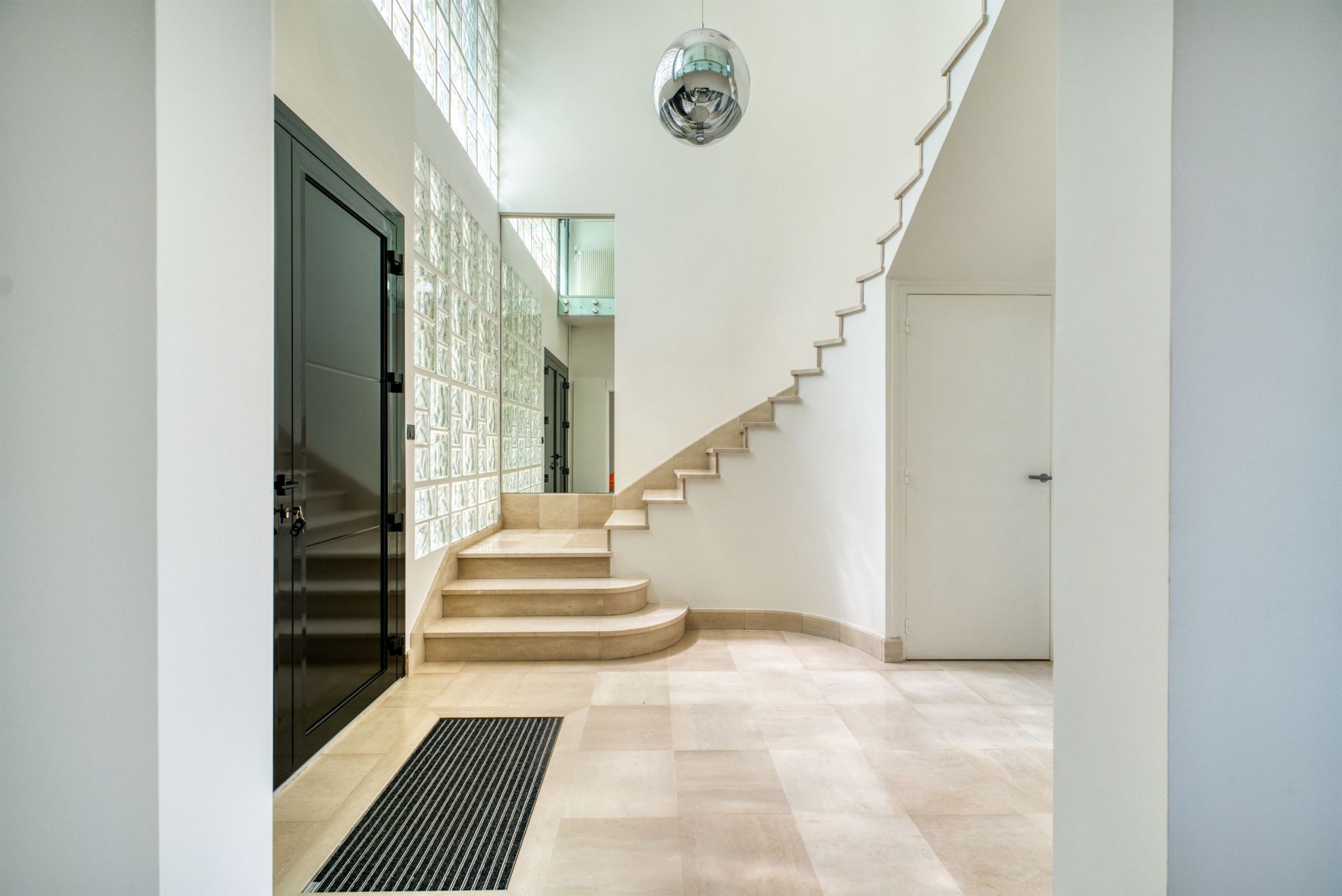 prestigious house 5 Rooms for sale on LA ROCHELLE (17000)