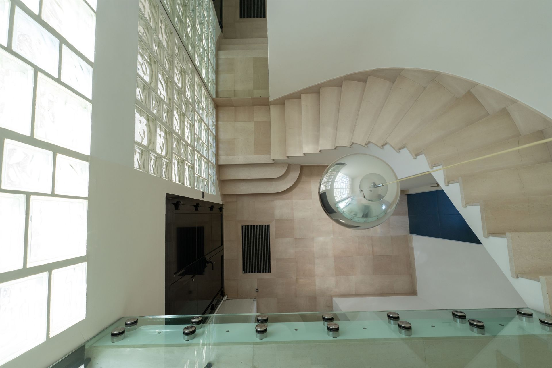 prestigious house 5 Rooms for sale on LA ROCHELLE (17000)