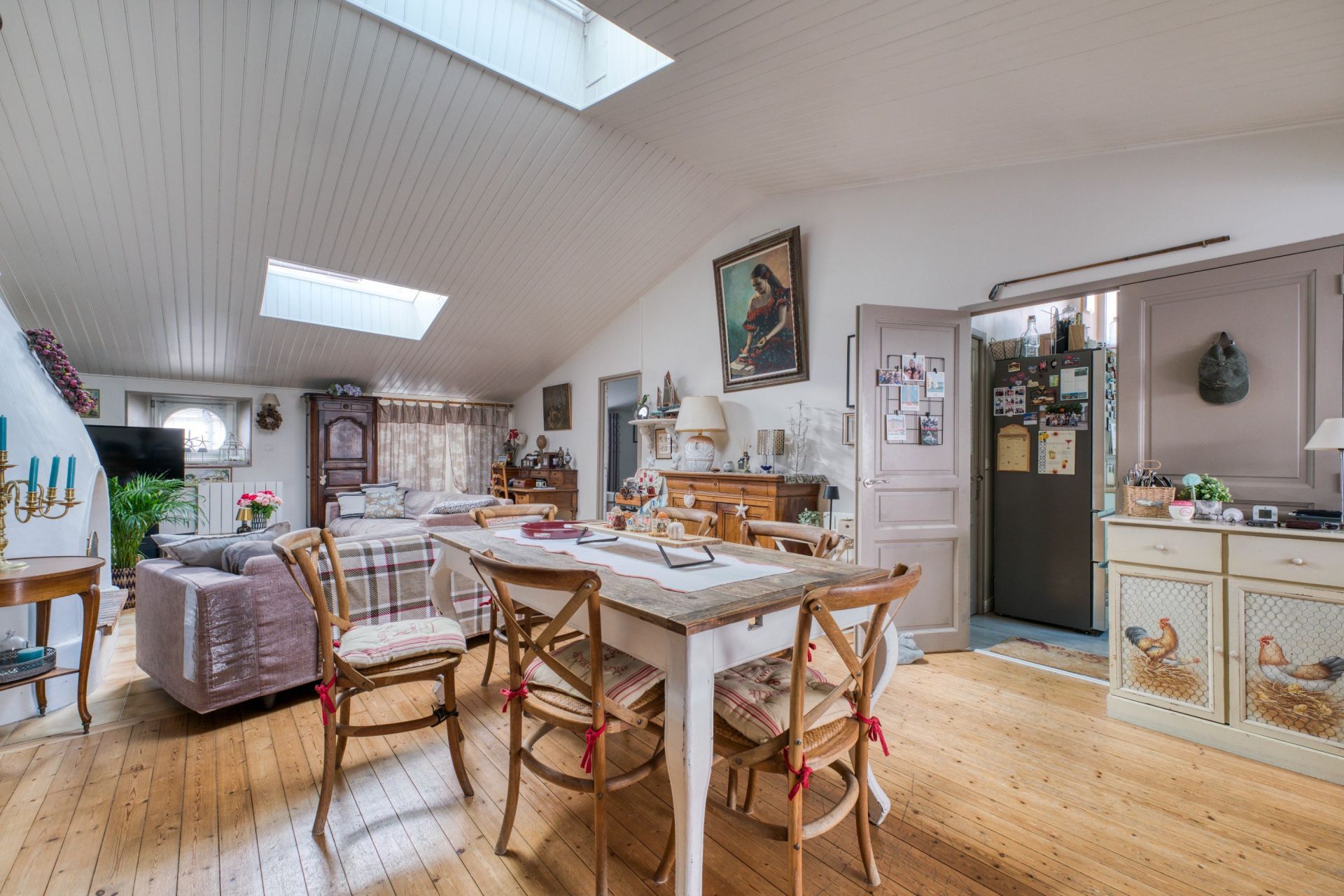 prestigious apartment 6 Rooms for sale on LA ROCHELLE (17000)