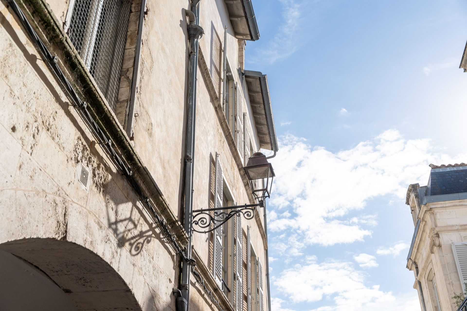 prestigious apartment 6 Rooms for sale on LA ROCHELLE (17000)