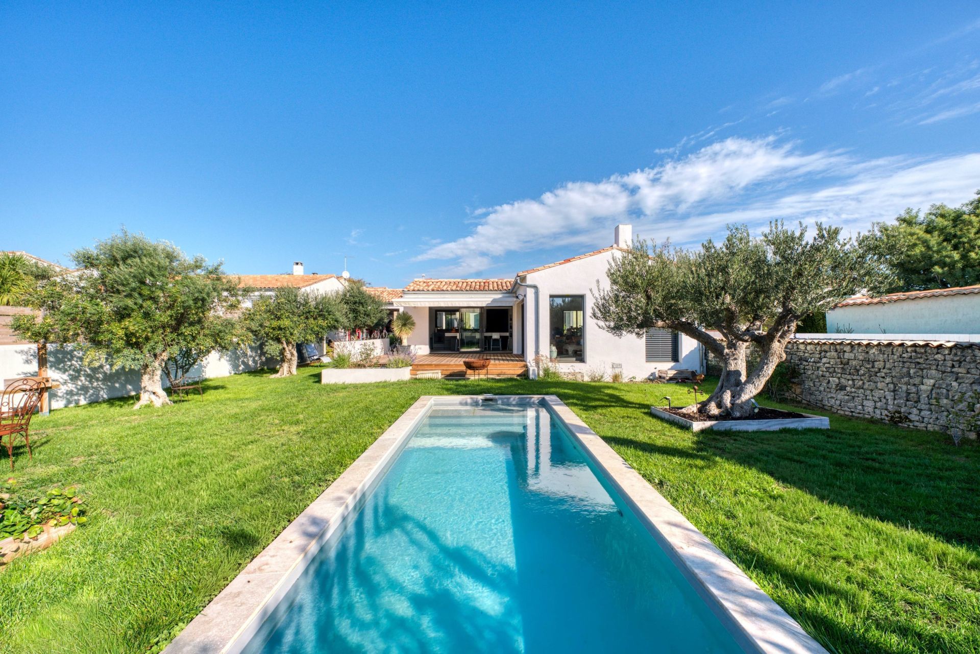 prestigious house 5 Rooms for sale on STE MARIE DE RE (17740)