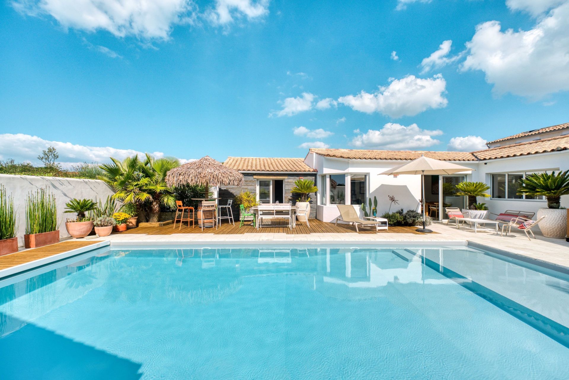 prestigious house 10 Rooms for sale on RIVEDOUX PLAGE (17940)
