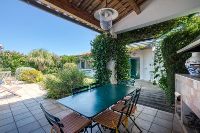 Sale Prestigious house Saint-Clément-des-Baleines 5&nbsp;Rooms 122&nbsp;m²