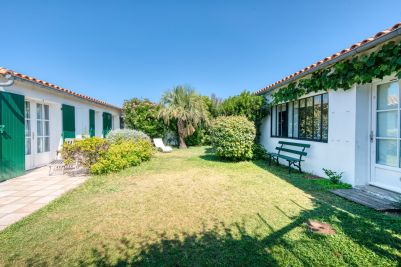 Sale Prestigious house Saint-Clément-des-Baleines 5&nbsp;Rooms 122&nbsp;m²