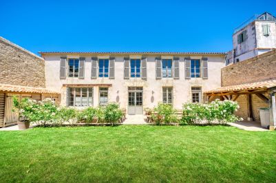 Sale Prestigious host house Saint-Martin-de-Ré 14&nbsp;Rooms 450&nbsp;m²