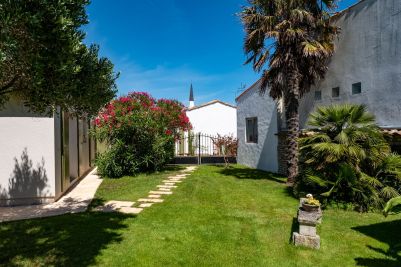 Sale Prestigious house Ars-en-Ré 6&nbsp;Rooms 196&nbsp;m²