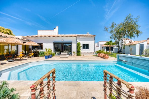 Sale Prestigious house La Flotte 9&nbsp;Rooms 222&nbsp;m²